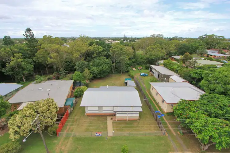 4 Buzza Street, Walkervale QLD 4670