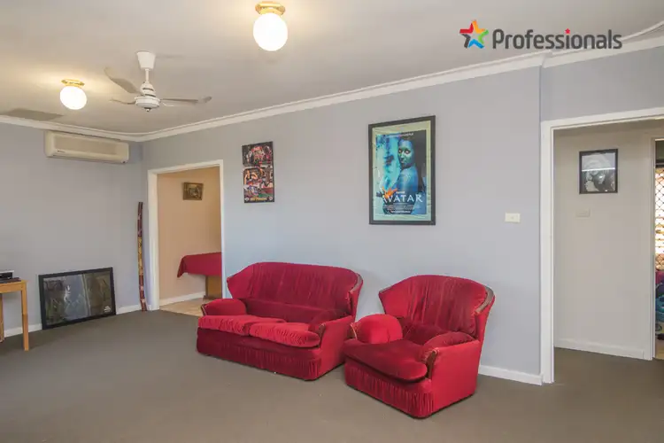 Fourth view of Homely house listing, 25 Lindy Way, Camillo WA 6111