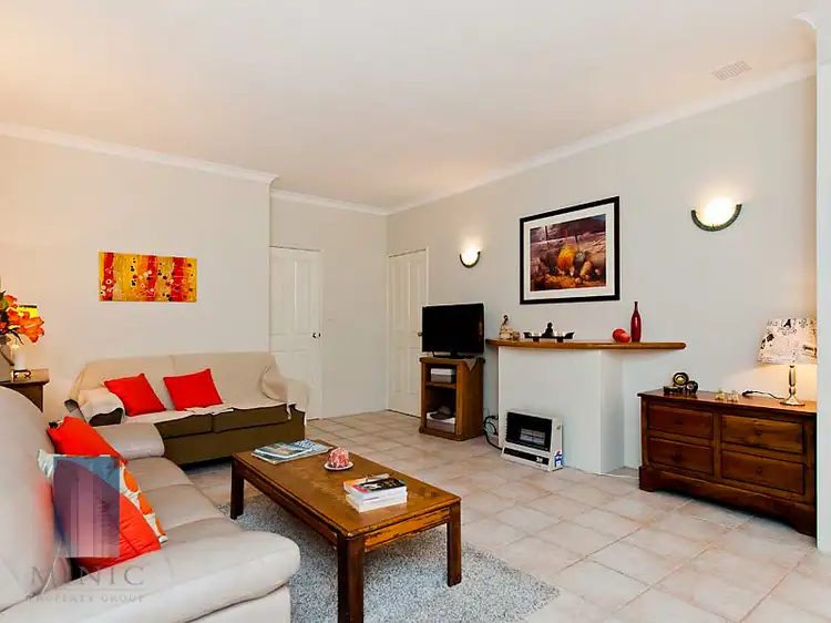 15B Craigie Crescent, Manning WA 6152