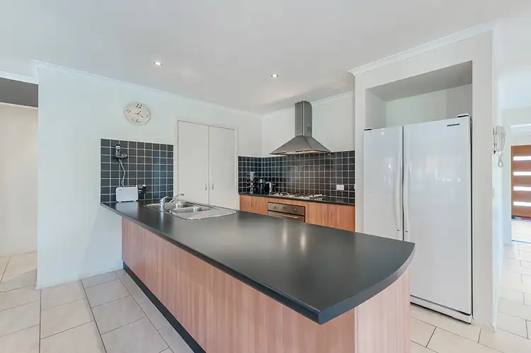 Sixth view of Homely house listing, 33 Parramatta Walk, Craigieburn VIC 3064
