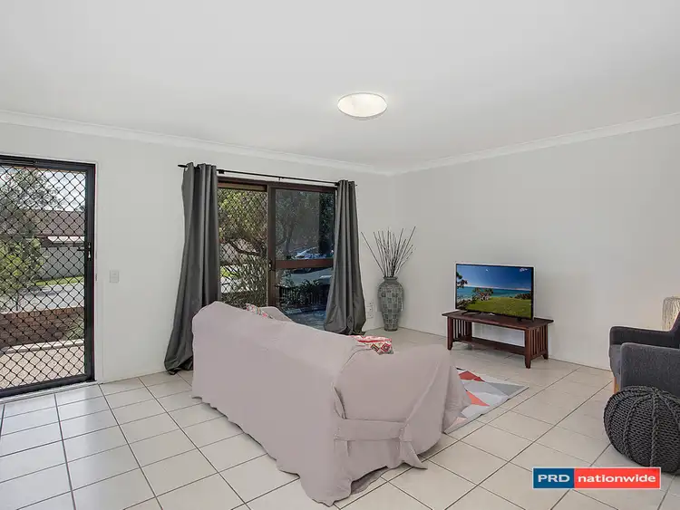 Fifth view of Homely semi-detached listing, 2/5 Greenleaf Close, Burleigh Waters QLD 4220