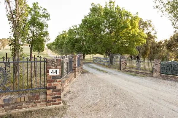 44 Tierney, Young NSW 2594
