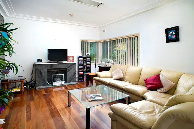 Second view of Homely house listing, 4 McKenzie Avenue, Chifley NSW 2036