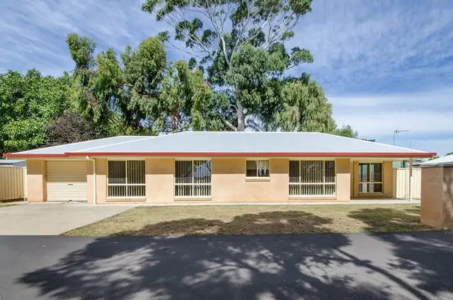 Second view of Homely house listing, 2/89 Penola Road, Mount Gambier SA 5290
