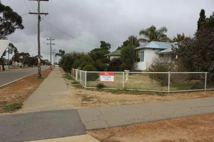 Fourth view of Homely house listing, 33 Cunningham Street, Merredin WA 6415