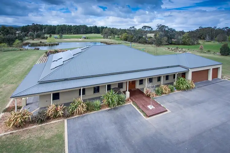 124 Mt. Macedon Road, New Gisborne VIC 3438