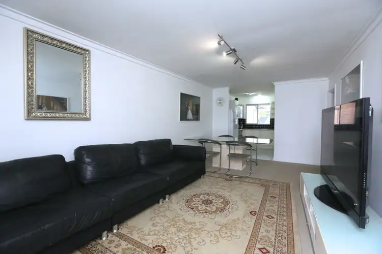 Sixth view of Homely villa listing, 3/172 Gwenyfred Road, Kensington WA 6151