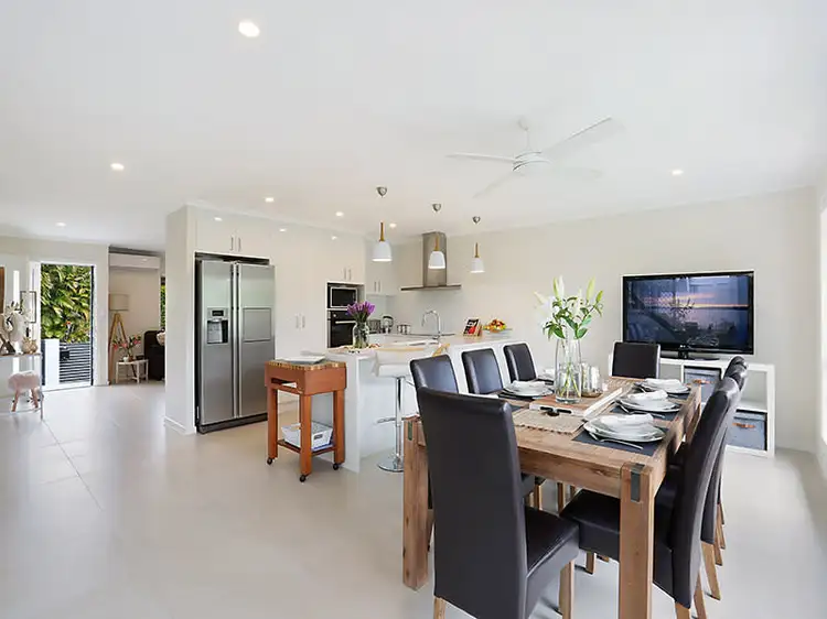 3 Wallaroo Way, Ashmore QLD 4214