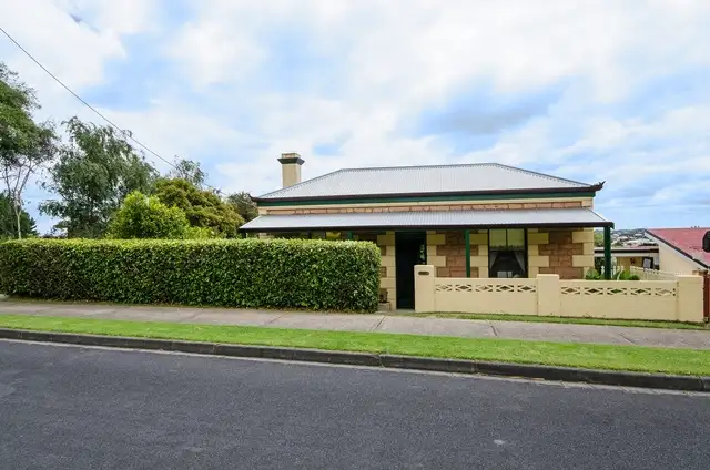 14 Lake Terrace West, Mount Gambier SA 5290