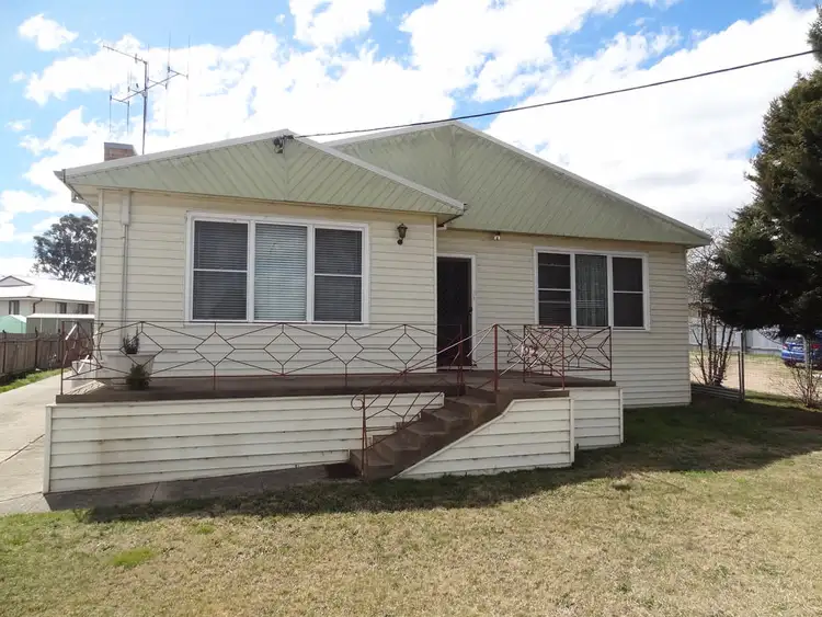 92 Sydney Road, Kelso NSW 2795