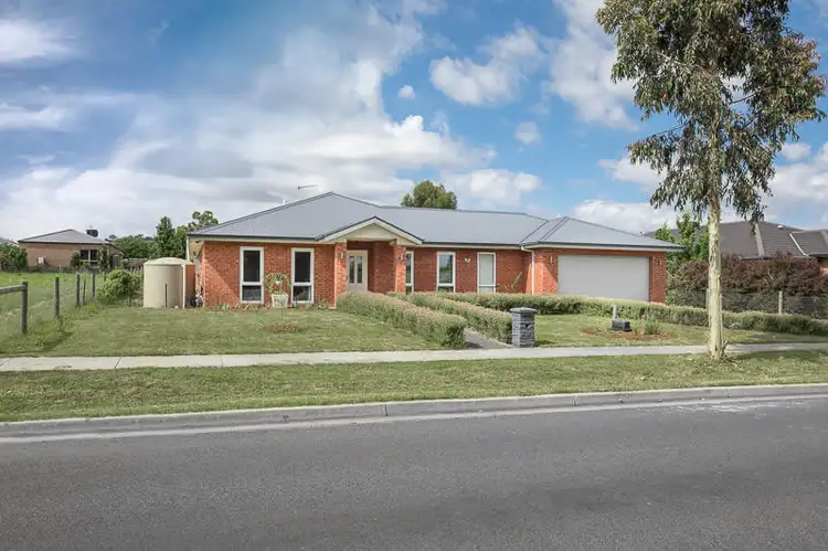 107 Willowbank Road, Gisborne VIC 3437