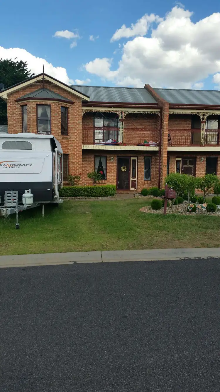 2/28 Dees Close, Gormans Hill NSW 2795