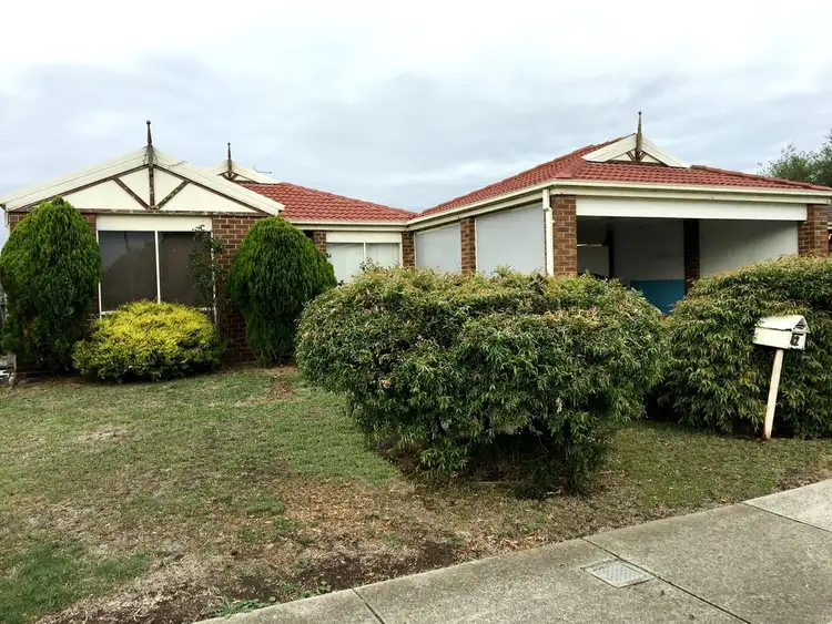 42 JOYCE STREET, Cranbourne West VIC 3977