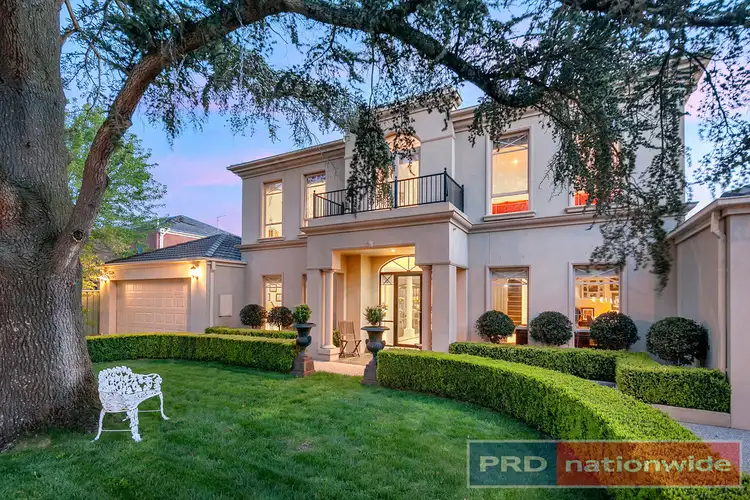 11 Lake Gardens Avenue, Lake Gardens VIC 3355