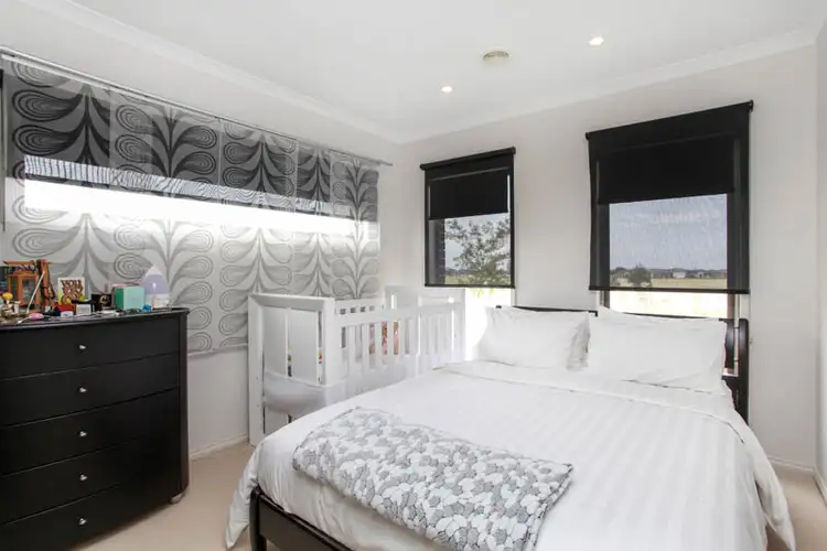 Seventh view of Homely house listing, 8 Hobart Way, Taylors Hill VIC 3037