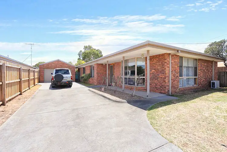 33 Henderson Drive, Lara VIC 3212