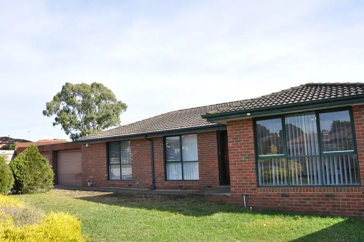 Main view of Homely house listing, 4 Dornie Mews, Endeavour Hills VIC 3802