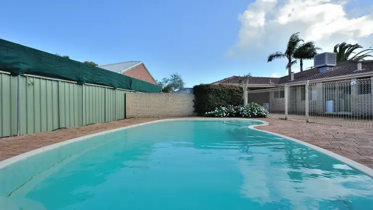 17 Madeira Place, Safety Bay WA 6169