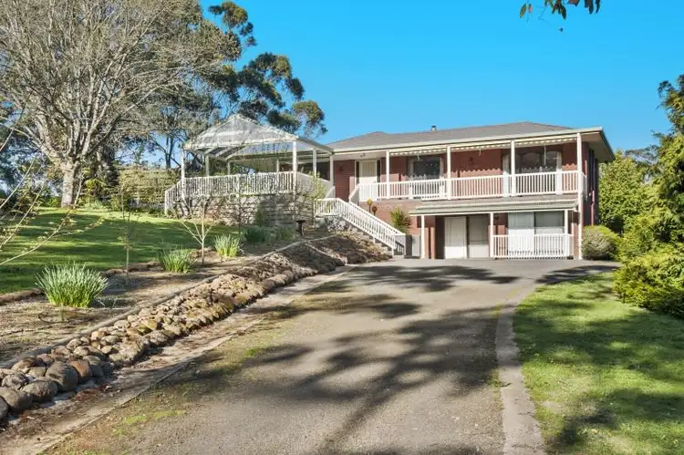 7 Fisken Road, Mount Helen VIC 3350