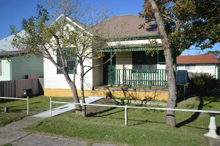 48 Forfar Street, Stockton NSW 2295