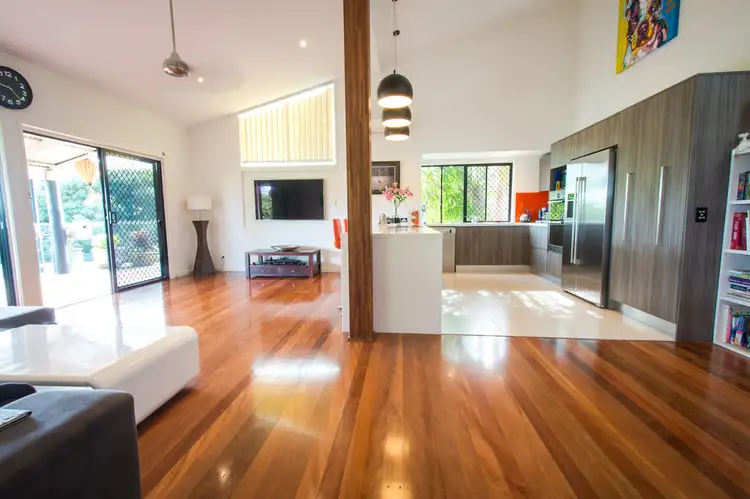 12 Amethyst Court, Carrara QLD 4211