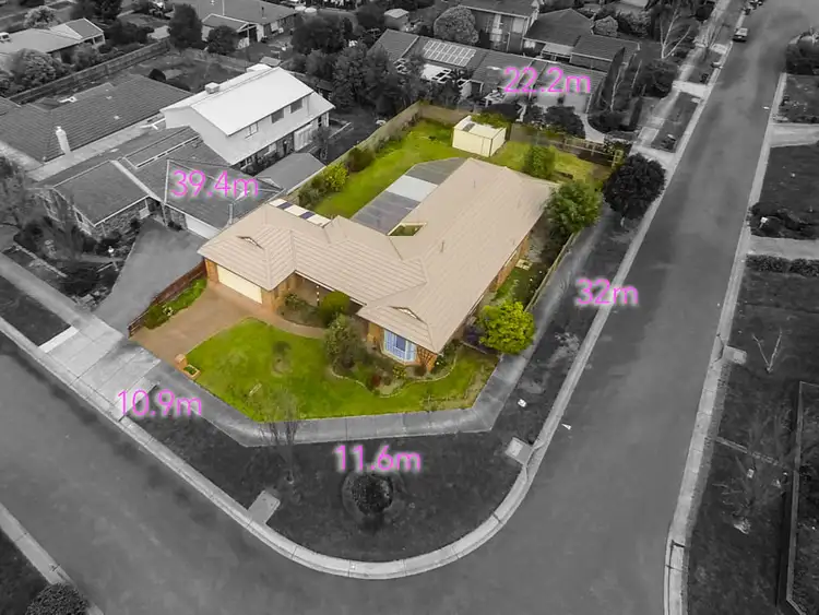 Second view of Homely house listing, 7 Lachlan Court, Sunbury VIC 3429
