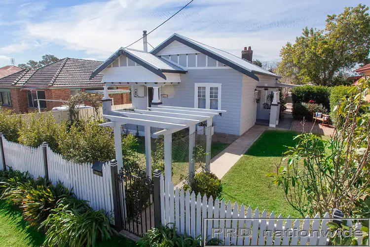 10 Lindesay Street, East Maitland NSW 2323