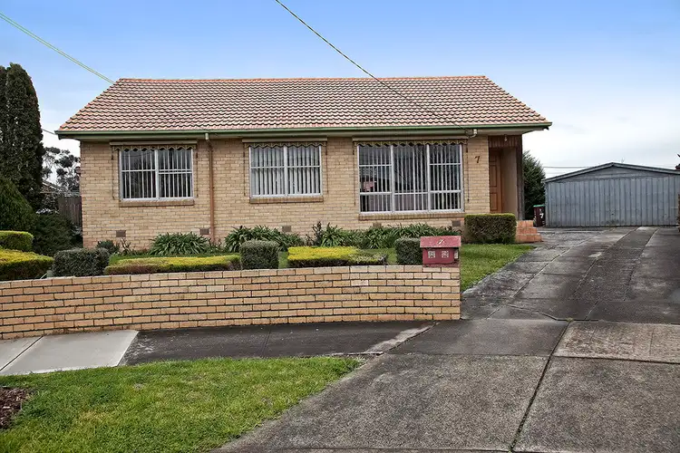 7 Golden Court, Doveton VIC 3177