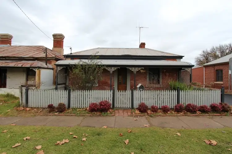 138 Seymour Street, Bathurst NSW 2795