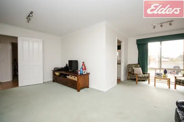 Fourth view of Homely house listing, 4 Elmslie Circuit, Wodonga VIC 3690