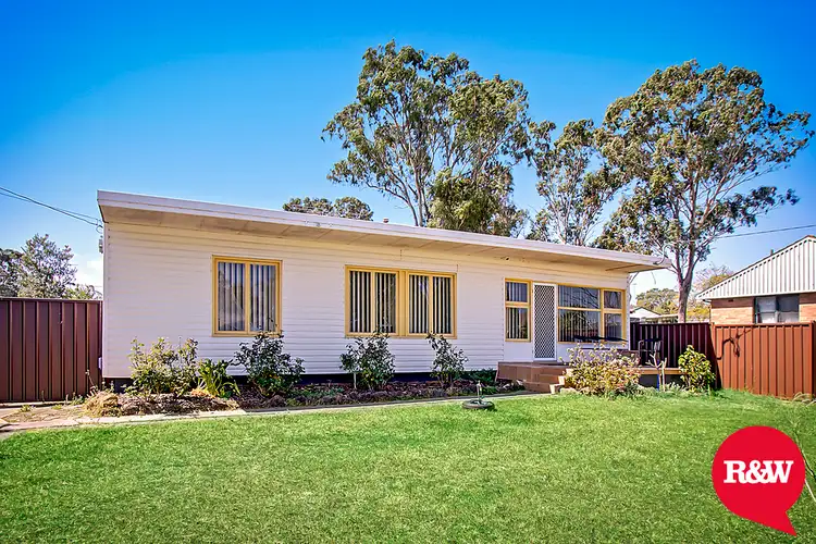 5 Aitape Crescent, Whalan NSW 2770