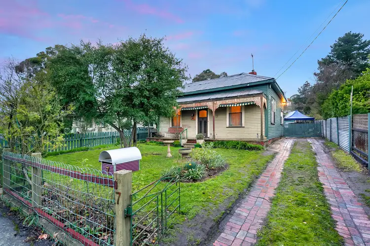7 Peake Street, Golden Point VIC 3350