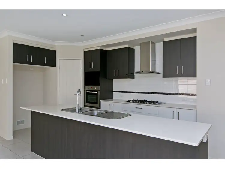Second view of Homely house listing, 7 Crosby Place, Cleveland QLD 4163
