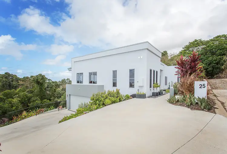 25 Florence Street, Eimeo QLD 4740
