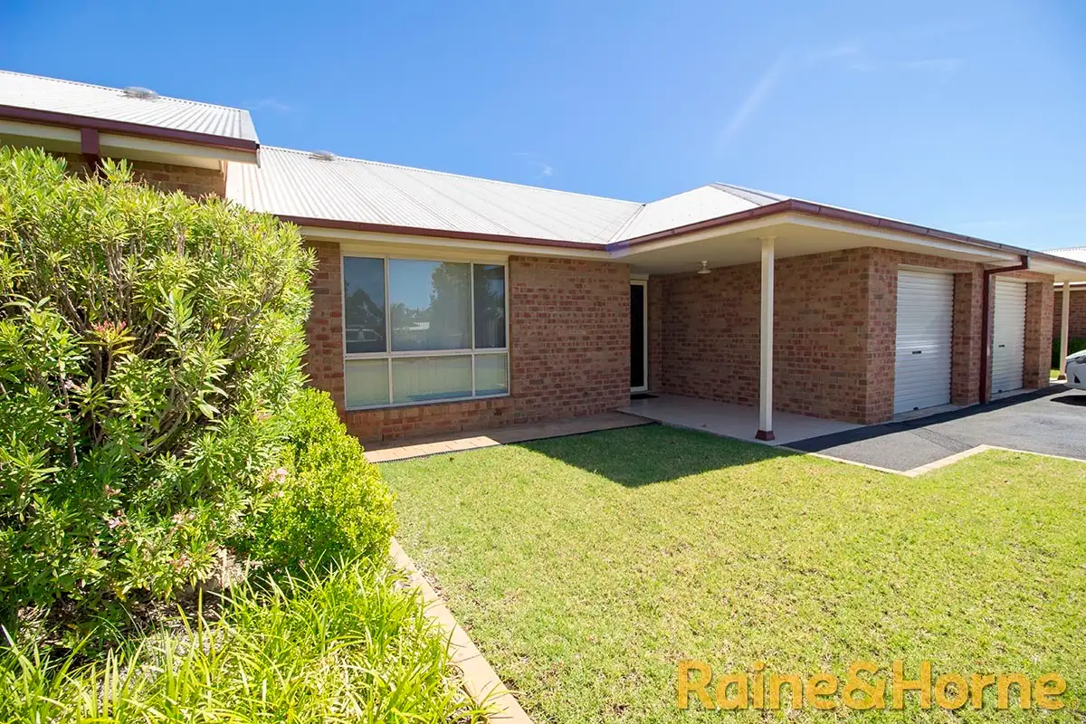 Main view of Homely townhouse listing, 5/5 John Brass Place, Dubbo NSW 2830