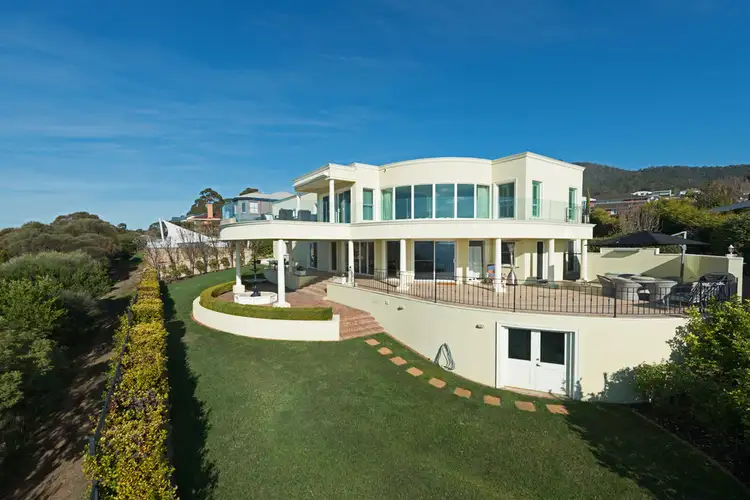 12 Utiekah Drive, Taroona TAS 7053