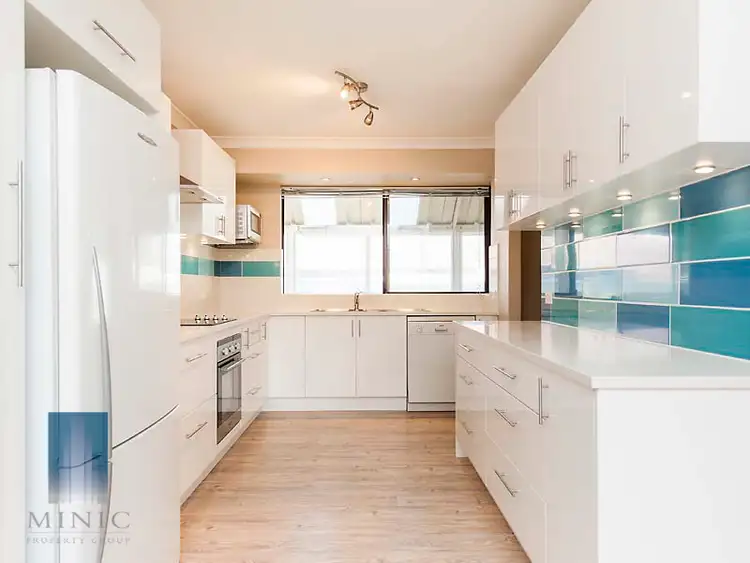 1 Hazlett Close, South Lake WA 6164