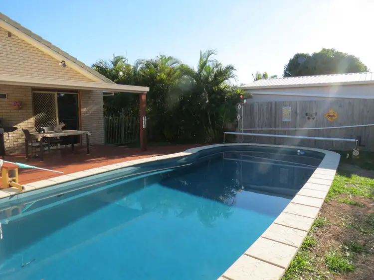 6 Twolyn Street, Urangan QLD 4655