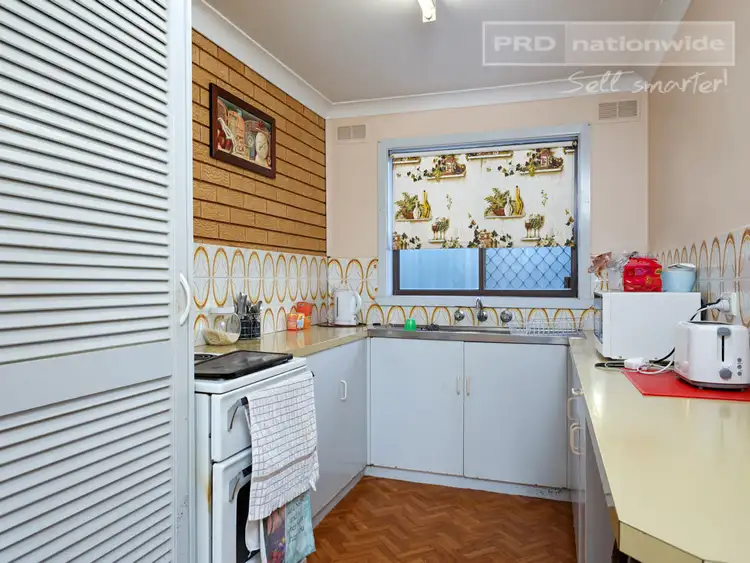 Third view of Homely unit listing, 5/46-48 Walana Crescent, Kooringal NSW 2650