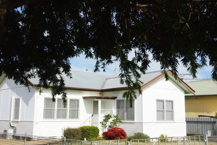3 Glasson Street, Wellington NSW 2820