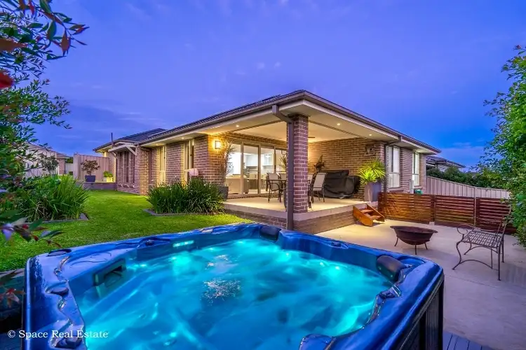 4 Logonia Crescent, Mount Annan NSW 2567