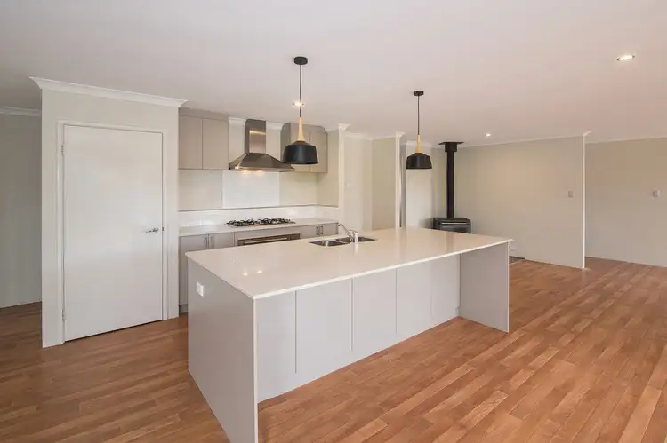 10 Currawong Street, Cowaramup WA 6284