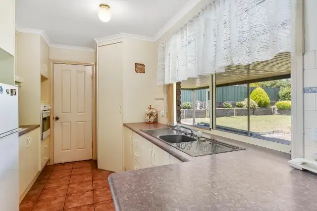 Sixth view of Homely house listing, 2 Wentworth Court, Mount Gambier SA 5290