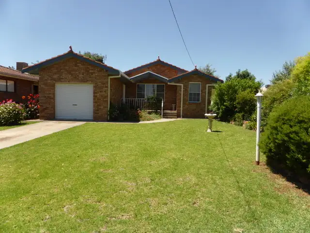 50 Grenfell Street, Parkes NSW 2870