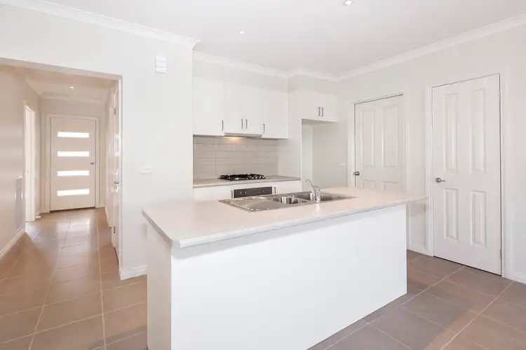 Second view of Homely townhouse listing, 6/9 Horwood Drive, Mount Clear VIC 3350