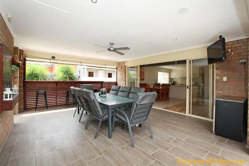Main view of Homely house listing, 19 Ozzimo Drive, Hillside VIC 3037