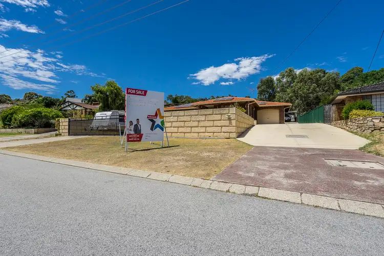 15 Onyx Road, Mount Richon WA 6112