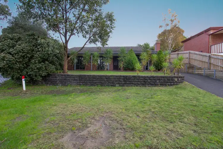 8 Yandiah Court, Frankston VIC 3199