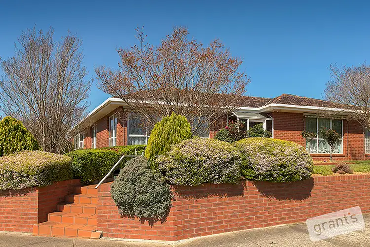 61 St Boswells Avenue, Berwick VIC 3806