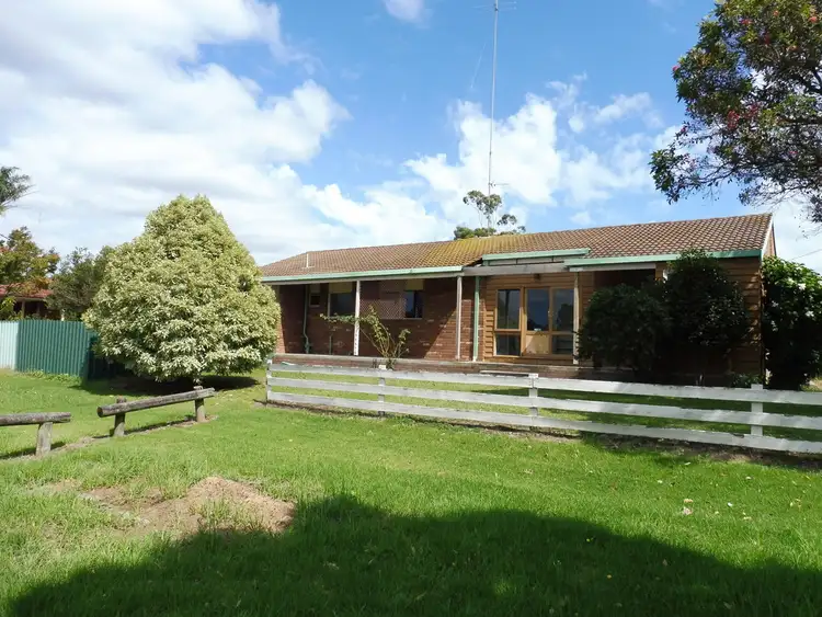 161 MORONEY STREET, Bairnsdale VIC 3875
